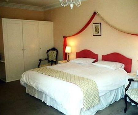 Wick House Bed And Breakfast Тонтон Номер фото