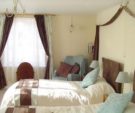 Wick House Bed And Breakfast Тонтон Номер фото